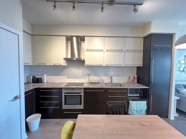 1803 - 770 Bay St