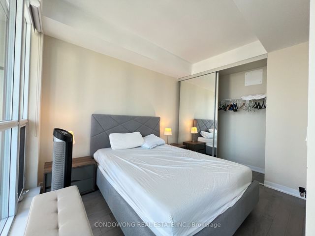 1803 - 770 Bay St