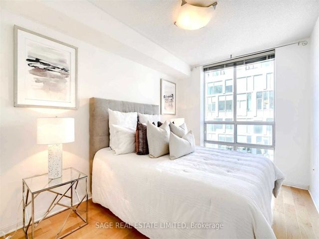 605 - 311 Richmond St E
