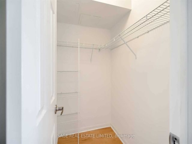 605 - 311 Richmond St E