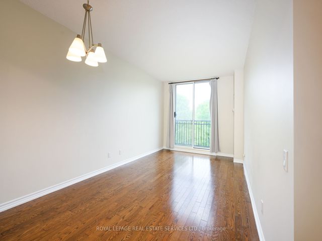 803 - 18 William Carson Cres