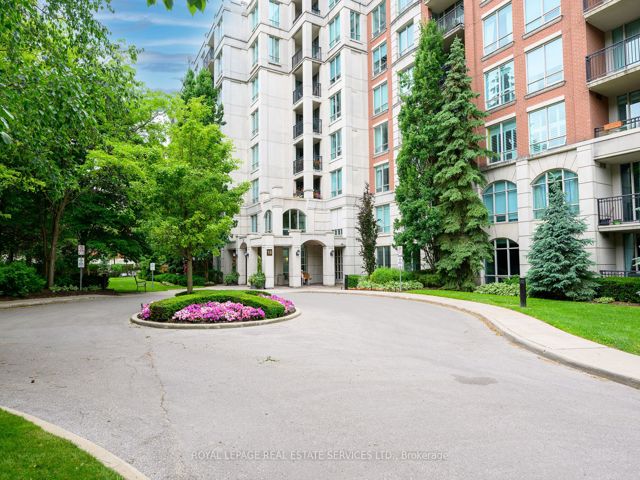 803 - 18 William Carson Cres