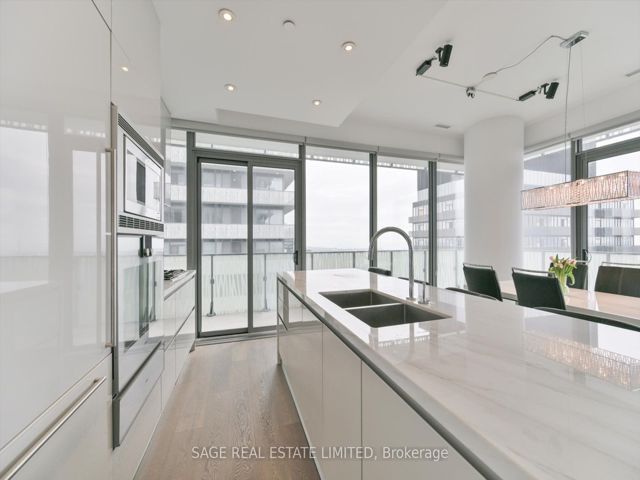 LPH4901 - 42 Charles St E