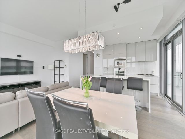 LPH4901 - 42 Charles St E