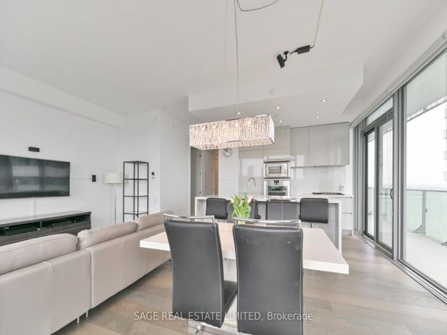 LPH4901 - 42 Charles St E