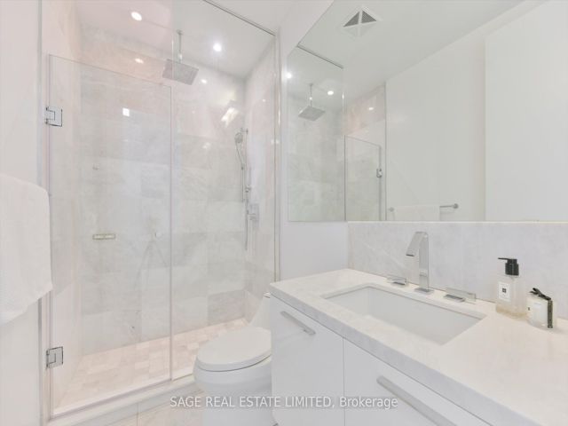 LPH4901 - 42 Charles St E