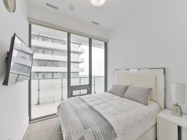 LPH4901 - 42 Charles St E