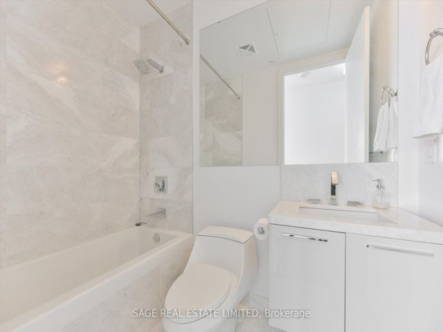 LPH4901 - 42 Charles St E