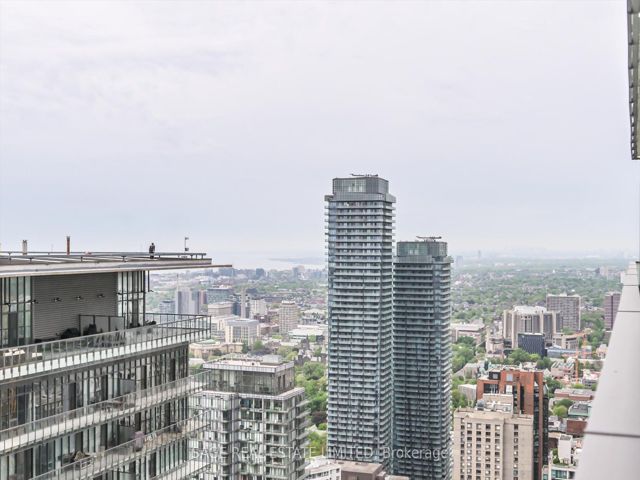 LPH4901 - 42 Charles St E