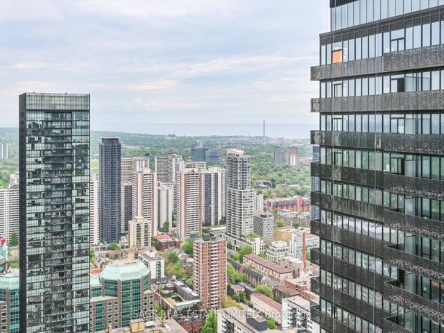 LPH4901 - 42 Charles St E
