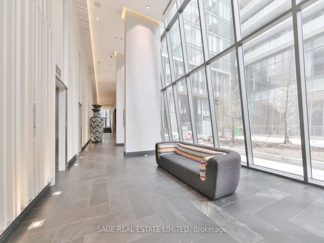 LPH4901 - 42 Charles St E