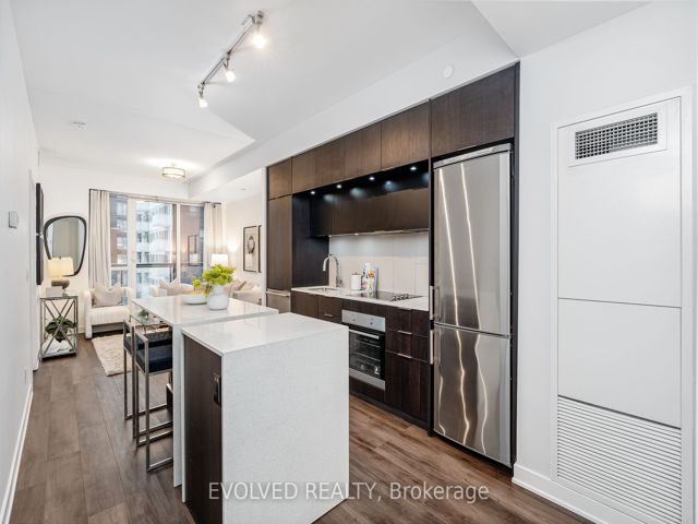 527 - 55 Regent Park Blvd