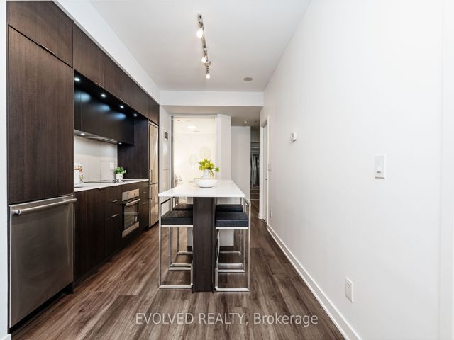 527 - 55 Regent Park Blvd
