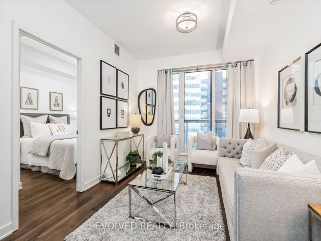 527 - 55 Regent Park Blvd