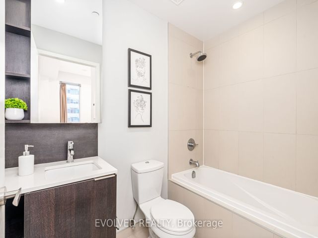 527 - 55 Regent Park Blvd