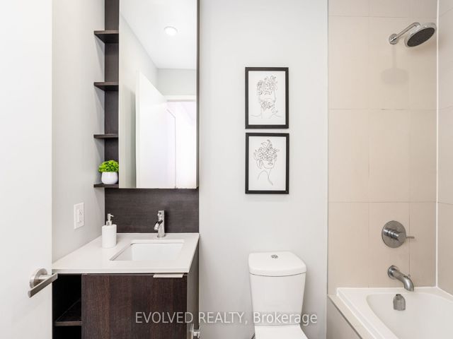 527 - 55 Regent Park Blvd
