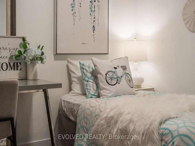 527 - 55 Regent Park Blvd