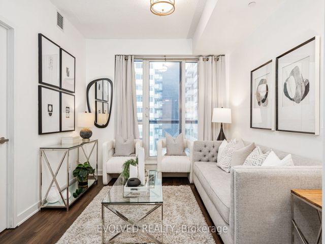 527 - 55 Regent Park Blvd