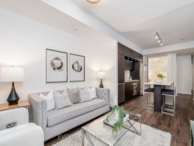 527 - 55 Regent Park Blvd