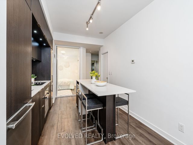 527 - 55 Regent Park Blvd