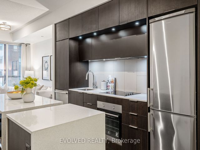 527 - 55 Regent Park Blvd