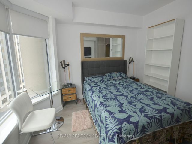 713 - 155 Yorkville Ave