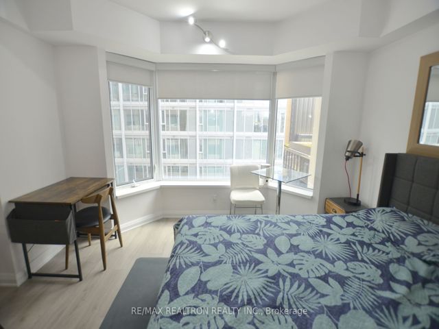 713 - 155 Yorkville Ave