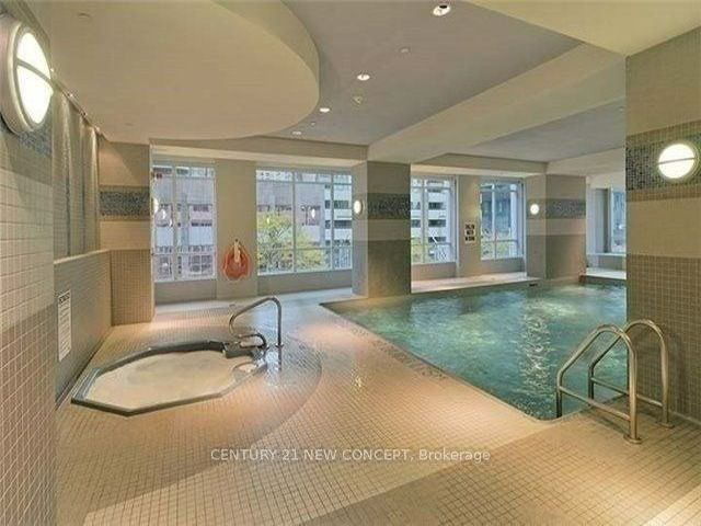 203 - 763 Bay St