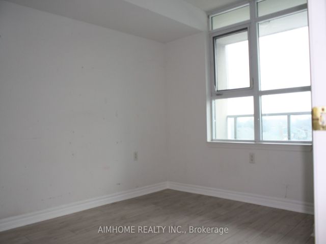 410 - 3830 Bathurst St