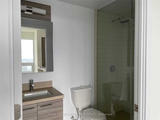 4203 - 2221 Yonge St