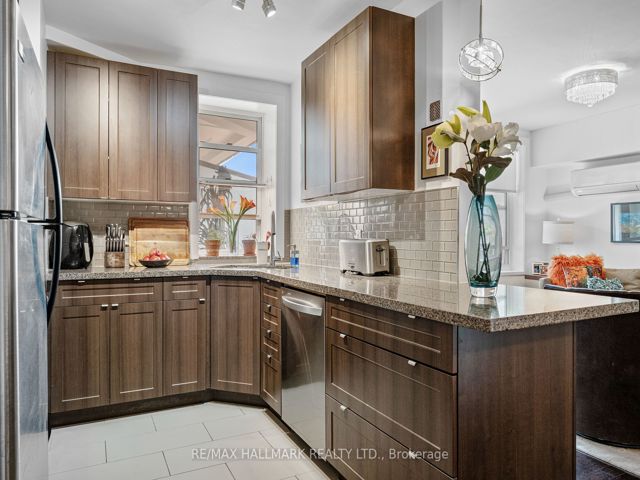 301 - 2603 Bathurst St