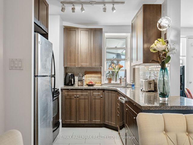 301 - 2603 Bathurst St