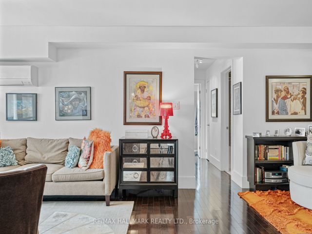 301 - 2603 Bathurst St