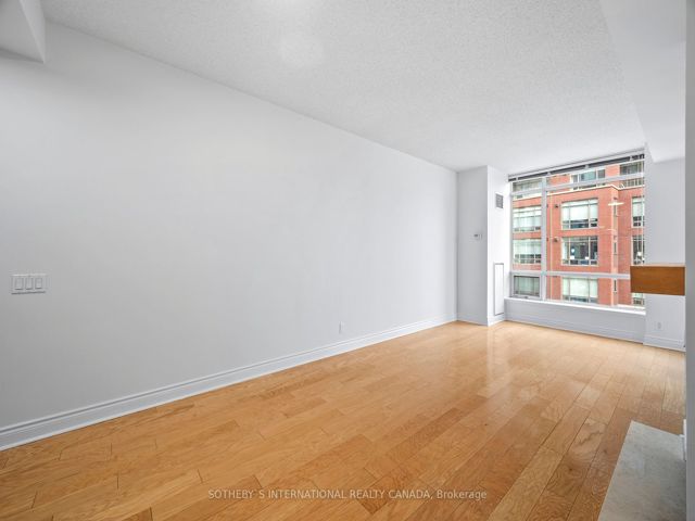 405W - 500 Queens Quay W