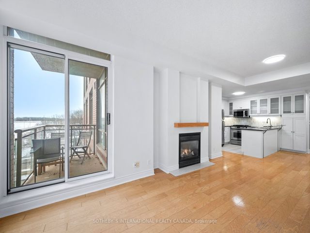 405W - 500 Queens Quay W