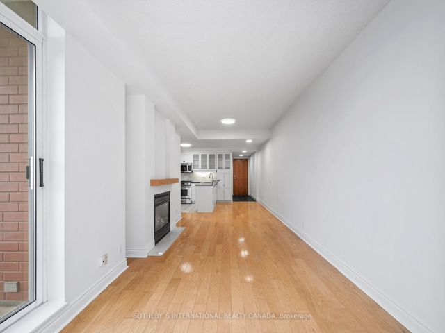 405W - 500 Queens Quay W