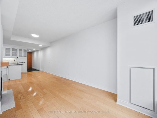 405W - 500 Queens Quay W