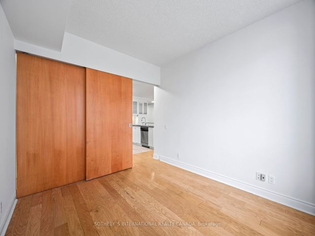 405W - 500 Queens Quay W