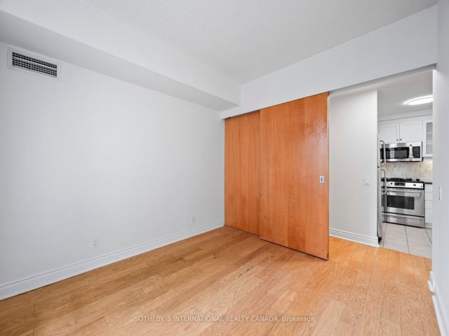 405W - 500 Queens Quay W