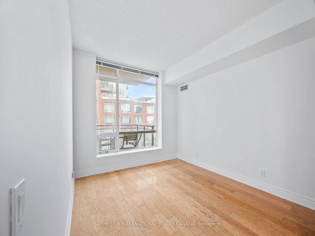 405W - 500 Queens Quay W