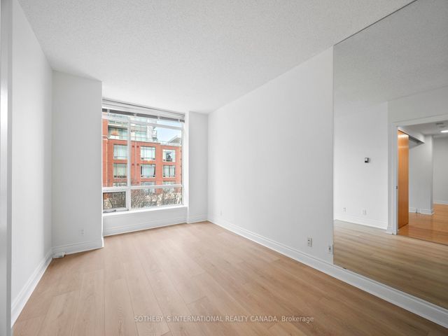 405W - 500 Queens Quay W