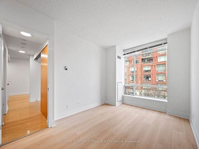 405W - 500 Queens Quay W