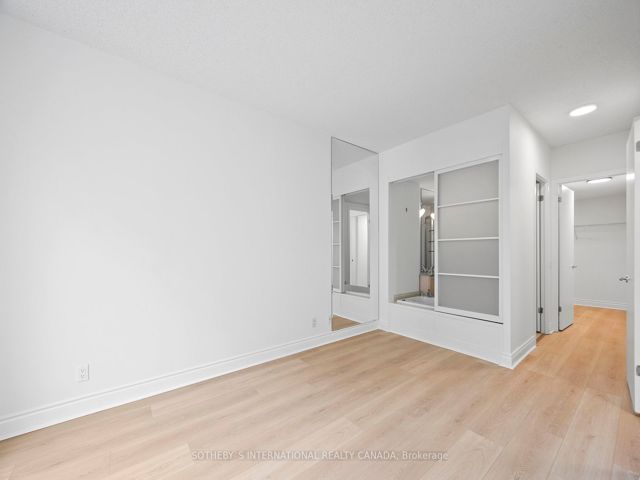 405W - 500 Queens Quay W