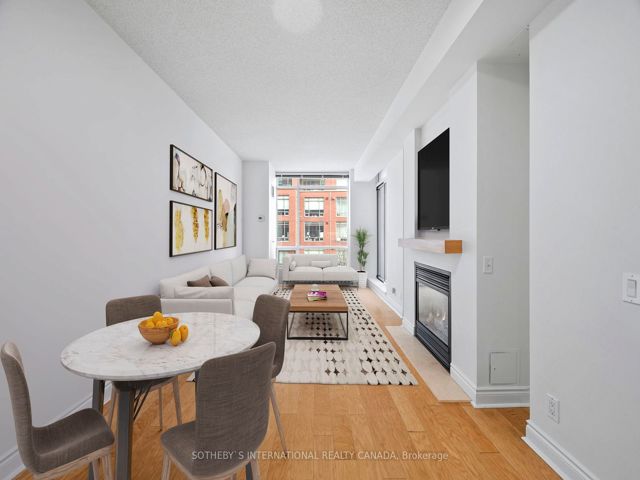405W - 500 Queens Quay W