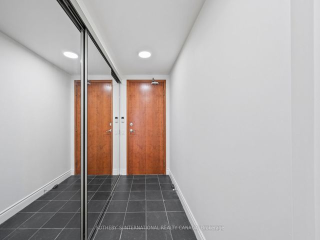 405W - 500 Queens Quay W