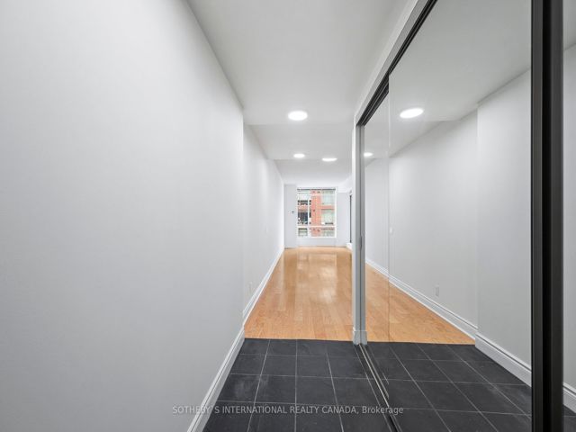 405W - 500 Queens Quay W