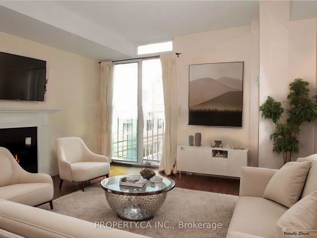 452 - 313 Richmond St E