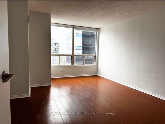 PH 302 - 5765 Yonge St