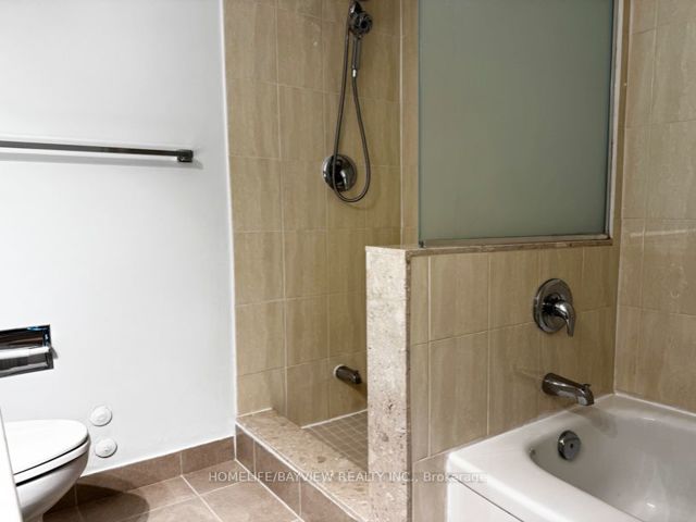 PH 302 - 5765 Yonge St