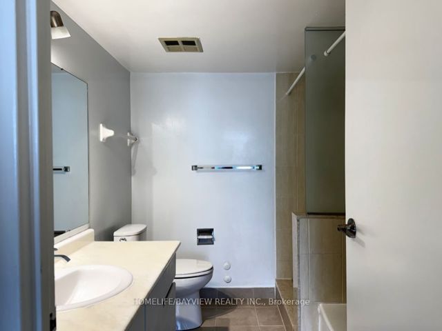PH 302 - 5765 Yonge St